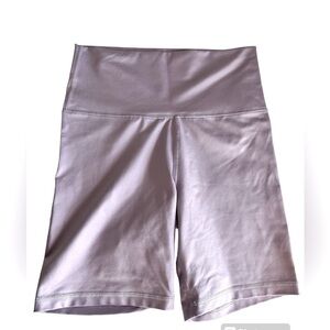 Arie Like New Lavender Women’s Biker Shorts Size Medium